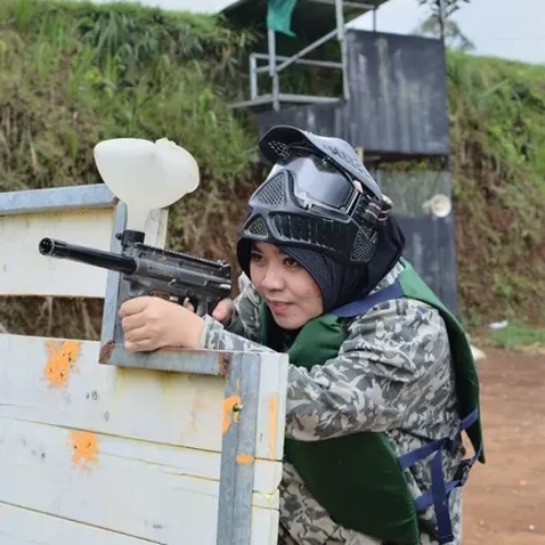 Paintball (10) Paintball (10)